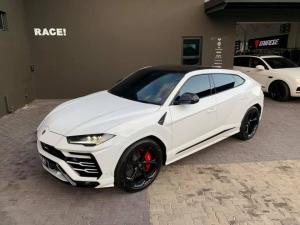 2019 Lamborghini Urus by RACE!